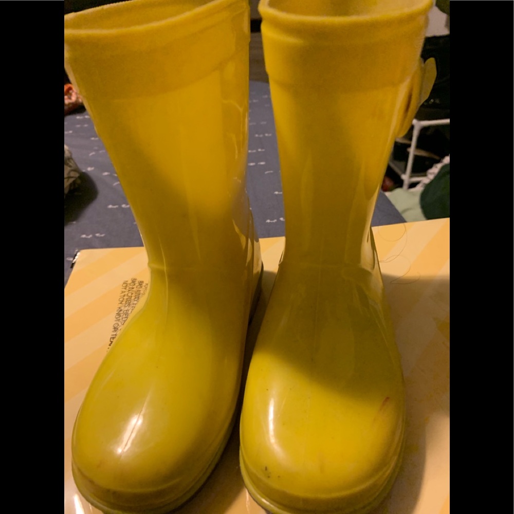 Yellow rain boots kids